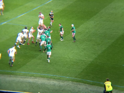 England win a lindout at Twickenham against Ireland in the 2018 Six Nations